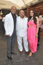 Naved jaffrey surprise birthday bash hosted by wife Sayeeda Jaffrey in Mangii Cafe, Mumbai on 3rd Feb 2014 (62)_52f08478a0a83.JPG