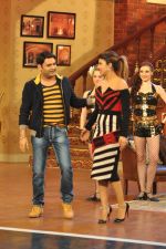 Priyanka Chopra at Gunday promotions on the sets of Comedy Nights With Kapil in Mumbai on 4th Feb 2014 (23)_52f1c996129ab.JPG
