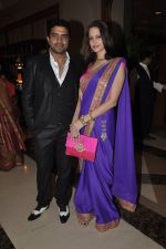 at Siddharth Kannan_s wedding reception with Neha in Mumbai on 4th Feb 2014 (129)_52f20356e12ab.JPG