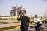 Karan Johar turns photographer for Colors new show in Gateway Of India on 5th Feb 2014 (20)_52f3be32251ce.JPG