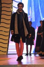 at Manish malhotra show for save n empower the girl child cause by lilavati hospital in Mumbai on 5th Feb 2014(137)_52f3c2cdd5027.JPG