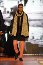 at Manish malhotra show for save n empower the girl child cause by lilavati hospital in Mumbai on 5th Feb 2014(144)_52f3c2cfb6c27.JPG