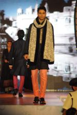 at Manish malhotra show for save n empower the girl child cause by lilavati hospital in Mumbai on 5th Feb 2014(148)_52f3c2d13bfb1.JPG