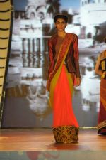 at Manish malhotra show for save n empower the girl child cause by lilavati hospital in Mumbai on 5th Feb 2014(177)_52f3c2d8c5da6.JPG