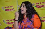 Vidya Balan at Radio Mirchi to promote Shaadi ke Side Effects in Mumbai on 7th Feb 2014 (11)_52f4a6bd63e4c.JPG
