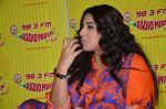 Vidya Balan at Radio Mirchi to promote Shaadi ke Side Effects in Mumbai on 7th Feb 2014 (13)_52f4a6be112c8.JPG