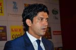 Farhan Akhtar at Zee Awards red carpet in Filmcity, Mumbai on 8th Feb 2014 (315)_52f77bd68f4cc.JPG