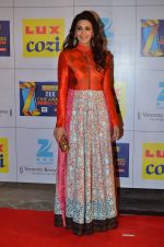 Sonali Bendre at Zee Awards red carpet in Filmcity, Mumbai on 8th Feb 2014 (161)_52f77de37b9e0.JPG