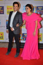 Swara Bhaskar at Zee Awards red carpet in Filmcity, Mumbai on 8th Feb 2014 (258)_52f77e34966be.JPG