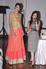Alecia Raut at Kalaghoda bridal workshop with designer Amy in Fort, Mumbai on 9th Feb 2014 (41)_52f871a7768f0.JPG