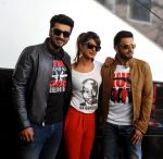 Priyanka Chopra, Ranveer Singh, Arjun Kapoor at Gunday promotion in Mumbai on 11th Feb 2014 (11)_52fb3e2b7251c.JPG