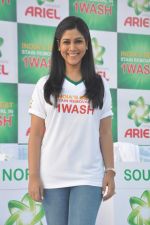 Sakshi Tanwar at Ariel world record attempt in Andheri Sports Complex, Mumbai on 11th Feb 2014 (6)_52fb17202a8d0.JPG