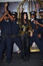 Sunny Leone at Ragini MMS 2 promotions in a bird cage in Infinity Mall, Mumbai on 12th Feb 2014 (135)_52fc872177bbb.JPG