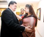 Rishi Kapoor & Rati Agnihotri at Bharat Tripathi_s Tirthankar exhibition in Mumbai on 13th Feb 2014_52fdb9cb2cf36.jpg