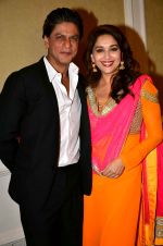 Shahrukh Khan, Madhuri Dixit at Press Con in Malaysia for Temptation Reloaded 2014 on 14th Feb 2014 (5)_53002828bb4d4.jpg