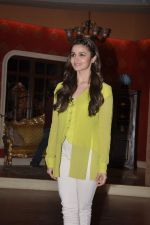 Alia Bhatt on the sets of Comedy Nights with Kapil in Mumbai on 16th Feb 2014 (84)_5301a71ad5dfb.JPG