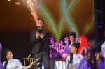 SRK performces with a fan for Temptation Reloaded 2014 Malaysia2_53019b4909712.JPG