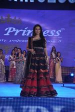 Juhi Chawla at Indian Princess finals in Juhu, Mumbai on 18th Feb 2014 (52)_530471cd94cf4.JPG