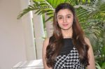 Alia Bhatt arrived in Bengaluru City for the launch of the movie HIGHWAY on 18th Feb 2014 (11)_530595b5610a7.jpg