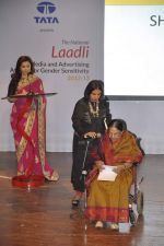 Shabana Azmi, Simone Singh at Laddlie Awards in NCPA, Mumbai on 20th Feb 2014 (51)_5306f428d2b1b.JPG