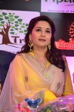 Madhuri Dixit during the press conference of the bollywod movie Gulaab Gang at Pipal Tree Hotel on 21st Feb 2014 (7)_5308372d2b6ee.JPG