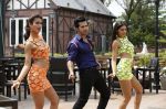 Ileana D_cruz, Varun Dhawan and Nargis Fakhri in Main tera Hero (1)_5309fb2b0cd9a.jpg