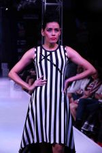 Model walks for Jatin Kocchar on day 2 of Bengal Fashion Week on 22nd Feb 2014 (35)_5309f4f33aede.jpg