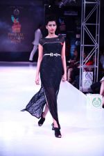 Model walks for Jatin Kocchar on day 2 of Bengal Fashion Week on 22nd Feb 2014 (62)_5309f5053e719.jpg