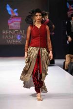 Model walks for Jaya Misra at Bengal Fashion Week day 1 on 21st Feb 2014 (22)_5309f408b01c8.jpg