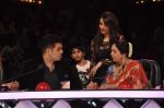 Malaika Arora Khan, Karan Johar, Kiron Kher on India_s Got Talent in Filmcity, Mumbai on 23rd Feb 2014 (117)_530ae8102cdbb.JPG