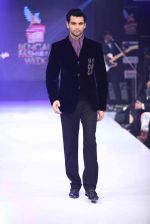 Model walk for designer Manoviraj Kosla in the Grand Finale of Bengal Fashion Week 2014 on 24th Feb 2014 (24)_530c256ba63bd.jpg