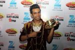 Shyam Yadav the winner of DID S4 with the Sunheri Takdir ki Topi_530c3d3a92dd9.jpg