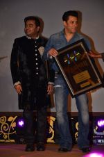 Salman Khan, A R Rahman at the launch of Kapil Sibal & AR Rahman Music Album in Mumbai on 27th Feb 2014 (51)_531078d8888d9.JPG