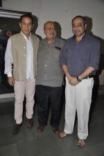 Dalip Tahil, Shyam Benegal, Sachin Khedekar at Samvidhan serial launch in Worli, Mumbai on 28th Feb 2014 (13)_5311897360191.JPG