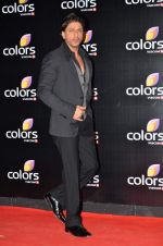 Shahrukh Khan at Colors red carpet in Grand Hyatt, Mumbai on 1st March 2014 (4)_5313046c8b46a.JPG