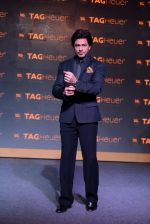 Shah Rukh Khan unveils Tag Heuer_s Golden Carrera watch collection in Taj Land_s End, Mumbai on 3rd March 2014 (167)_5315a766bbed5.JPG