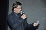 Shah Rukh Khan unveils Tag Heuer_s Golden Carrera watch collection in Taj Land_s End, Mumbai on 3rd March 2014 (63)_5315a6c77f752.JPG