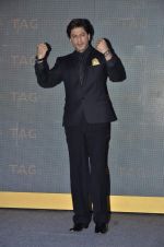 Shah Rukh Khan unveils Tag Heuer_s Golden Carrera watch collection in Taj Land_s End, Mumbai on 3rd March 2014 (84)_5315a6f9717ef.JPG