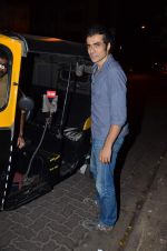 Imtiaz Ali takes rick back home from Bandra on 4th March 2014 (3)_5316c494a183d.JPG