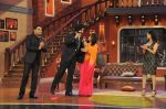 Sunny Leone, Ekta Kapoor on the sets of Comedy Nights with Kapil in Filmcity, Mumbai on 4th March 2014 (80)_5316c7aed6c28.JPG