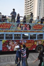 Varun Dhawan, Nargis Fakhri promote Main Tera Hero in an open bus in Malad, Mumbai on 4th March 2014 (49)_5316ca61cc4b3.JPG