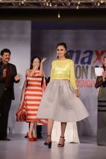 at Cosmopolitan Max Fashion Icon grand finale in Delhi on 6th March 2014 (338)_5319cc5a03abd.JPG
