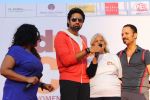 Abhishek Bachchan at DNA Marathon in Mumbai on 9th March 2014 (7)_531d9e641375a.jpg