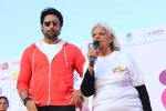 Abhishek Bachchan at DNA Marathon in Mumbai on 9th March 2014 (8)_531d9e6475c75.jpg