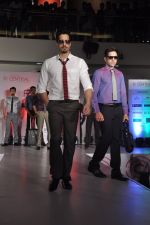 Model at central fashion show in Mumbai on 9th March 2014 (92)_531da4faca48b.JPG