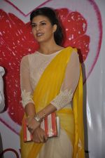 Jacqueline Fernandez at The Love Diet book launch in Bandra, Mumbai on 11th March 2014 (34)_532044082df20.JPG