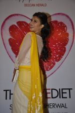 Jacqueline Fernandez at The Love Diet book launch in Bandra, Mumbai on 11th March 2014 (45)_5320440b88c4b.JPG