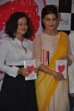 Jacqueline Fernandez at The Love Diet book launch in Bandra, Mumbai on 11th March 2014 (70)_532044123de19.JPG