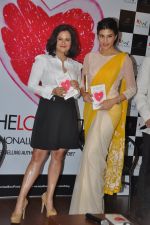 Jacqueline Fernandez at The Love Diet book launch in Bandra, Mumbai on 11th March 2014 (73)_532044134e809.JPG