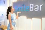 Jacqueline Fernandez launches smile bar in Mumbai on 11th March 2014 (38)_531fbdf292358.jpg
